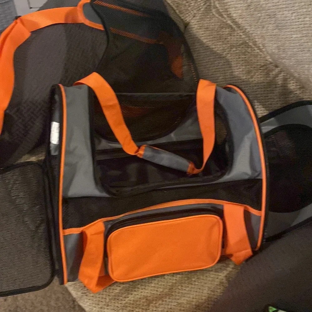 Pet carrier